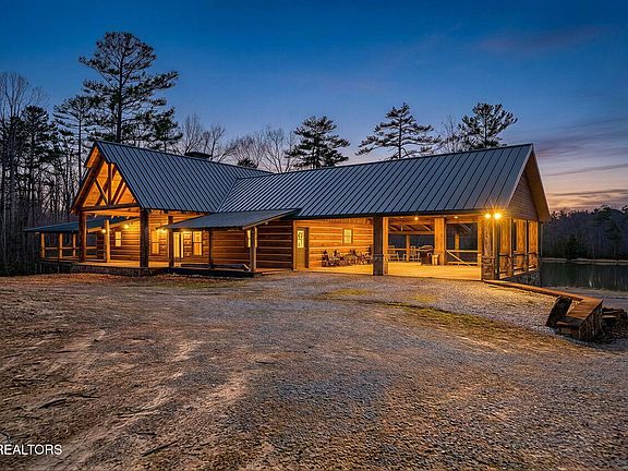 2nd image of 672 Falls Rd