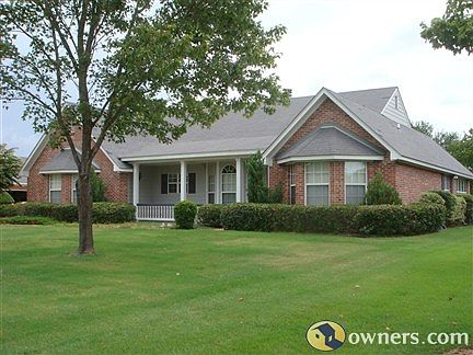 Front View. Bay Windows, Cozy, Split Floor Plan
