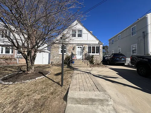 19 Joy St Photo 1