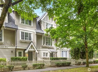 18223 NE 95th Way UNIT 102, Redmond, WA