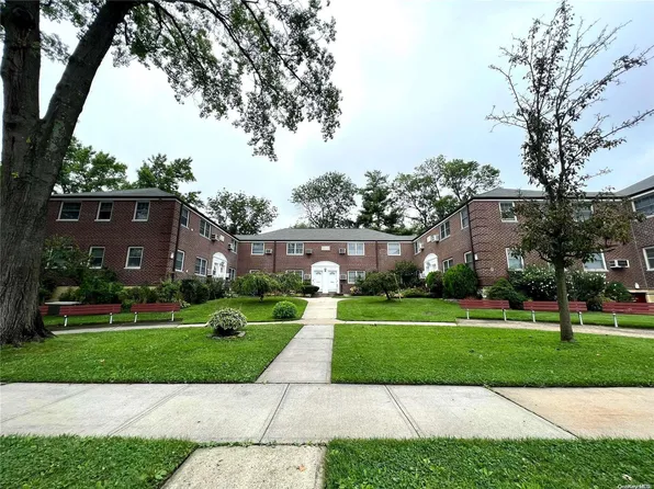 249-25 64th Avenue #1220, Little Neck, NY 11362