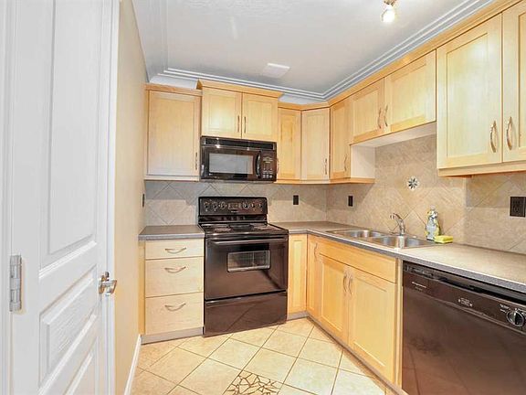 3rd image of 1813 S 25th Ave SW #18