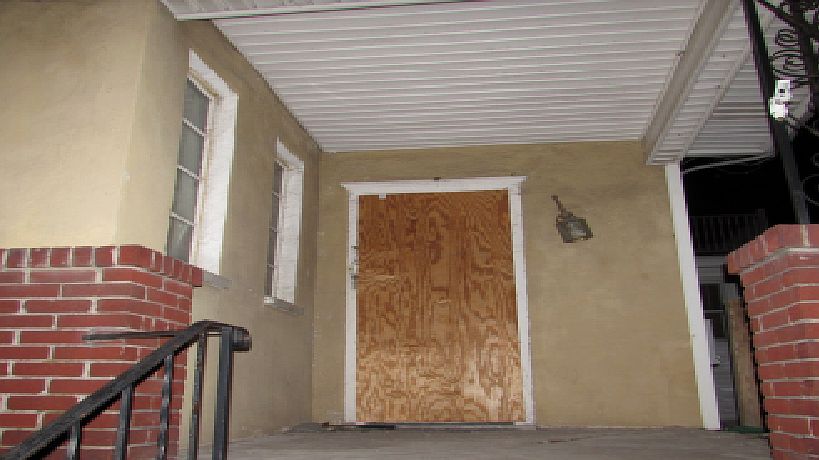2nd image of 815 W 1st St