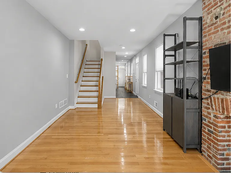 18 S Madeira St — Photo 17