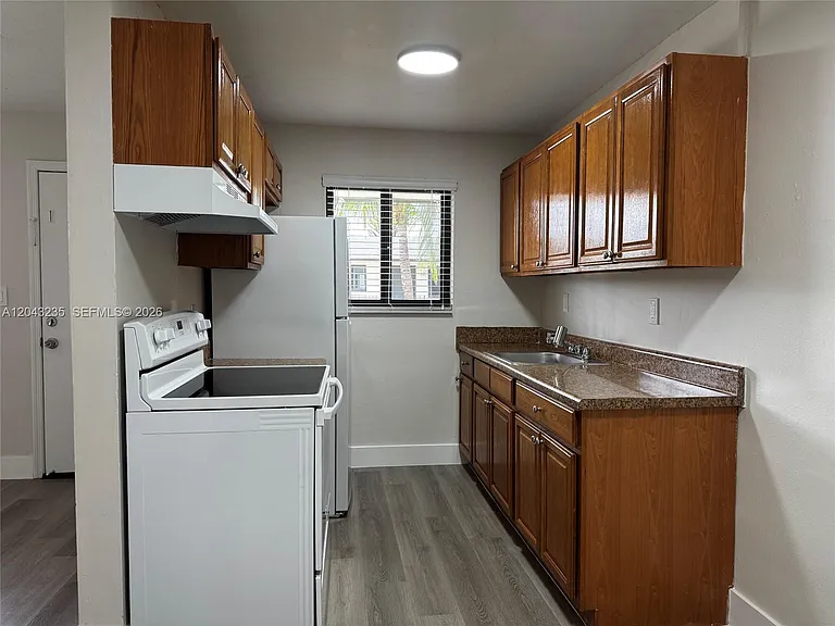 1310 W 29th St #40 — Photo 13