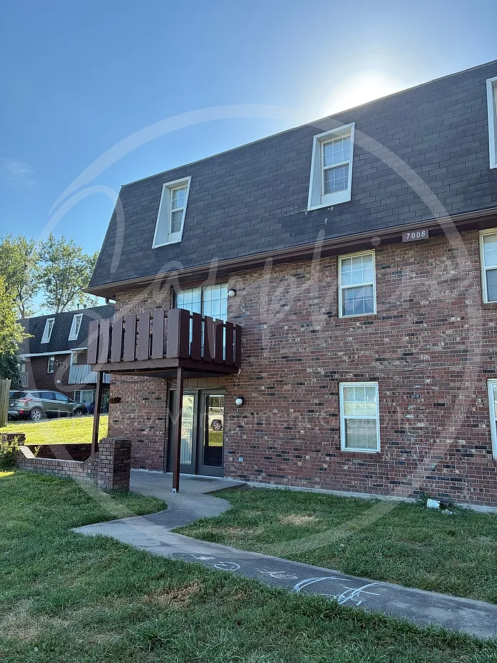 2 bed, 1.0 bath, $1,100 — Photo 1