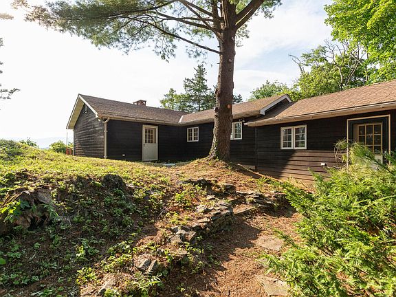 Inner courtyard area.