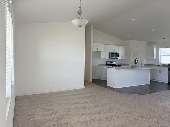 3rd image of 213 River Ridge Dr