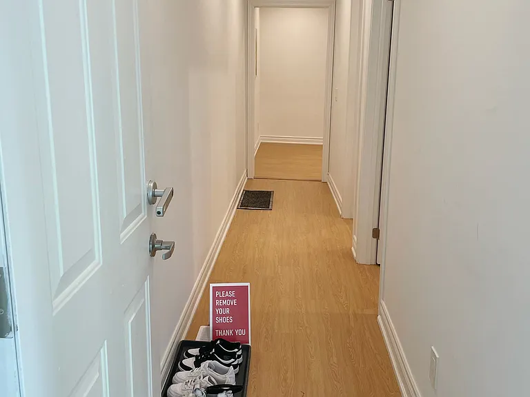 48 Torrens Ave #MAIN — Photo 2