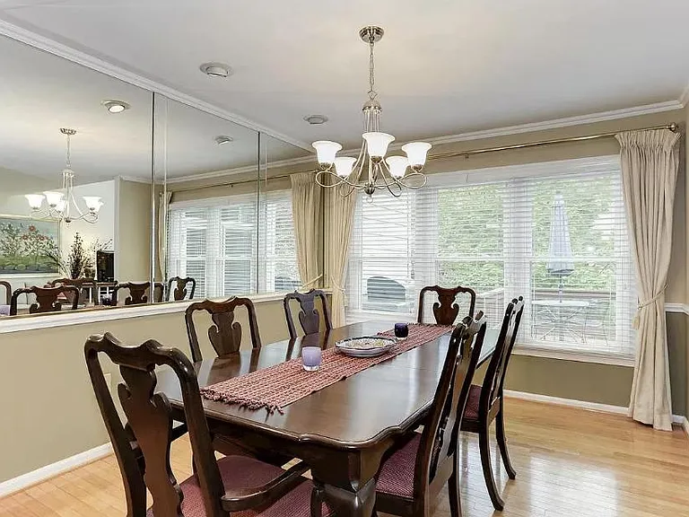 7418 Crestberry Ln — Photo 6