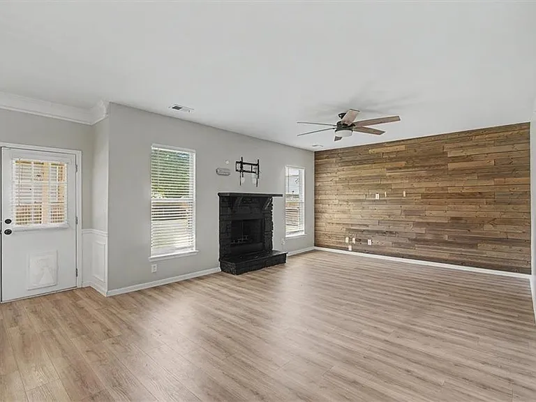 8757 Danley Dr — Photo 11
