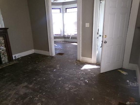 5th image of 1023 Nordale Ave