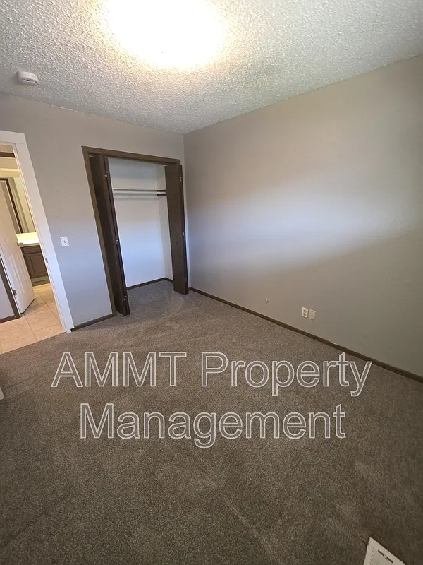 2 bed, 1.0 bath, $850 — Photo 3