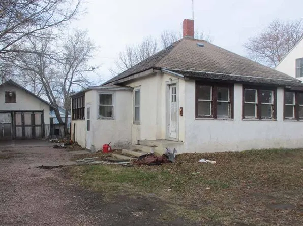 816 N Main St, Gordon, NE 69343