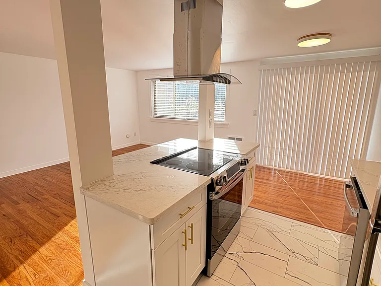 2345 Minor Ave E #14 — Photo 8