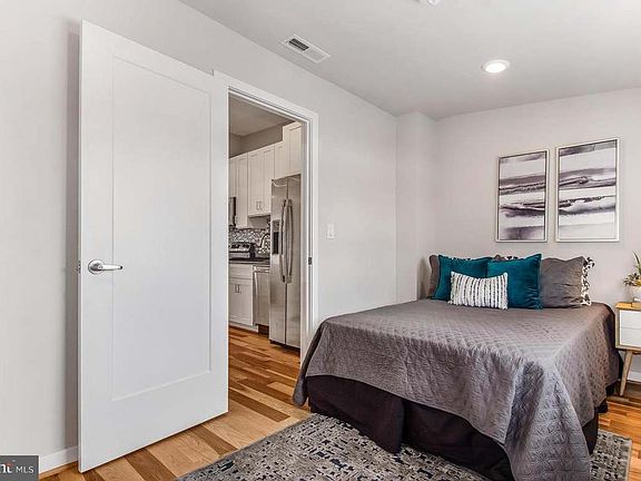 3rd image of 1247 Penn St NE APT 1