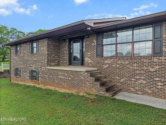 3rd image of 3520 Peppermint Hills Dr