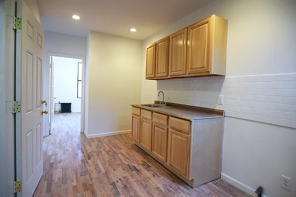 Rented by Coda Real Estate NYC | media 9