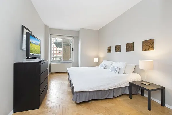 Rented by Keller Williams NYC | media 17