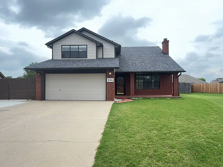 9301 Maypark Cir — Photo 2