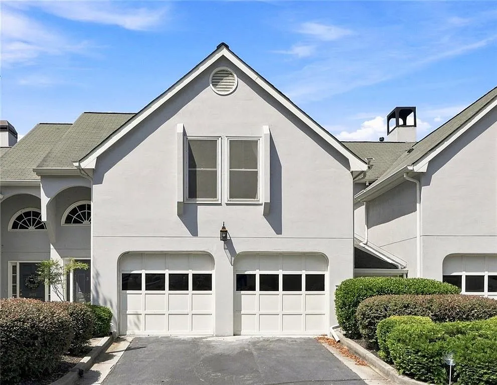 3 bed, 2.5 bath, 2230 sqft, $4,250 — Photo 1