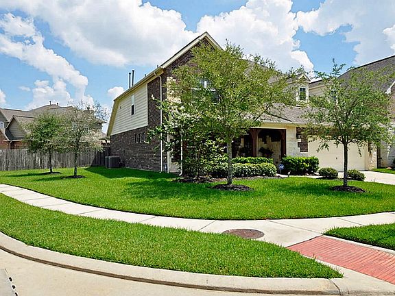 3rd image of 10038 Cedar Creek Ct