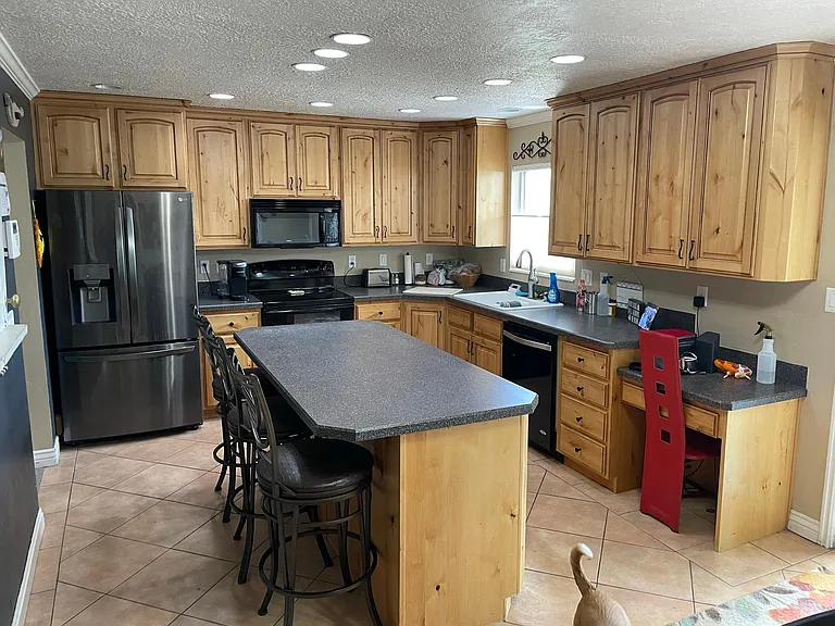 643 Creek View Rd — Photo 3