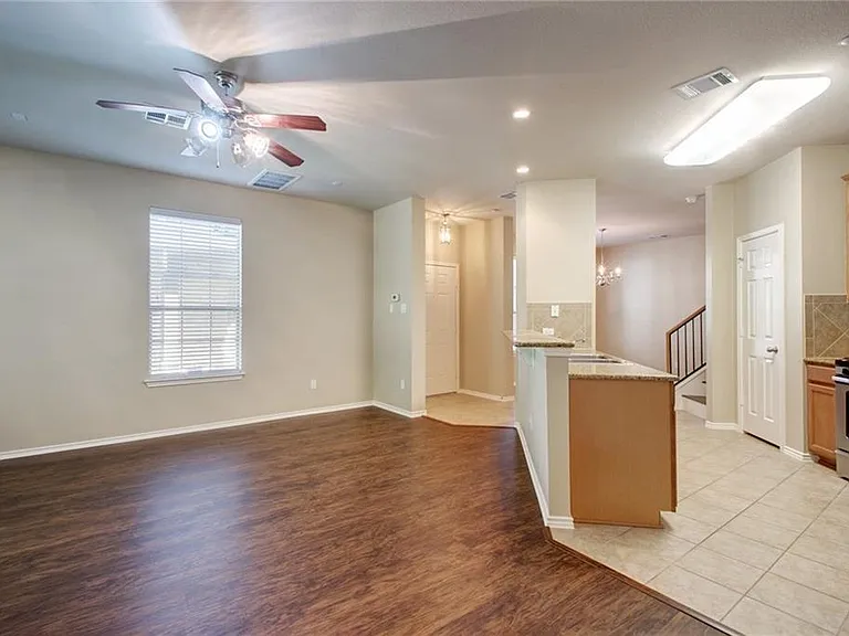 1310 W Parmer Ln #24B — Photo 7