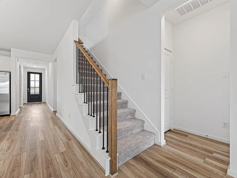 1110 Sky Rocket Ln — Photo 14