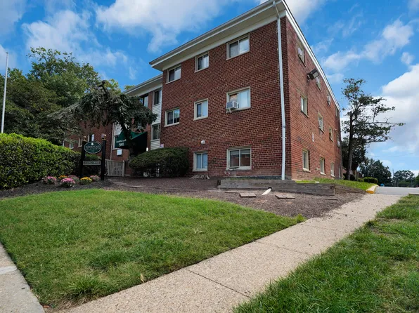 Tudor Place Apartments