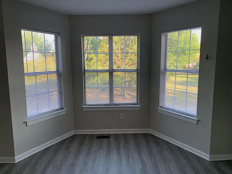 503 Randolph St — Photo 3