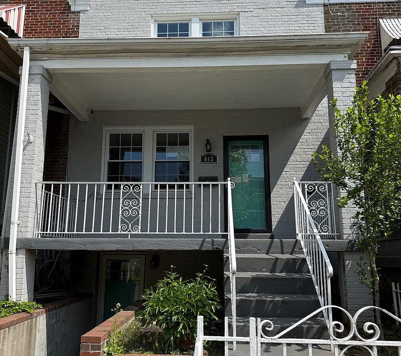 1st image of 613 21st St NE
