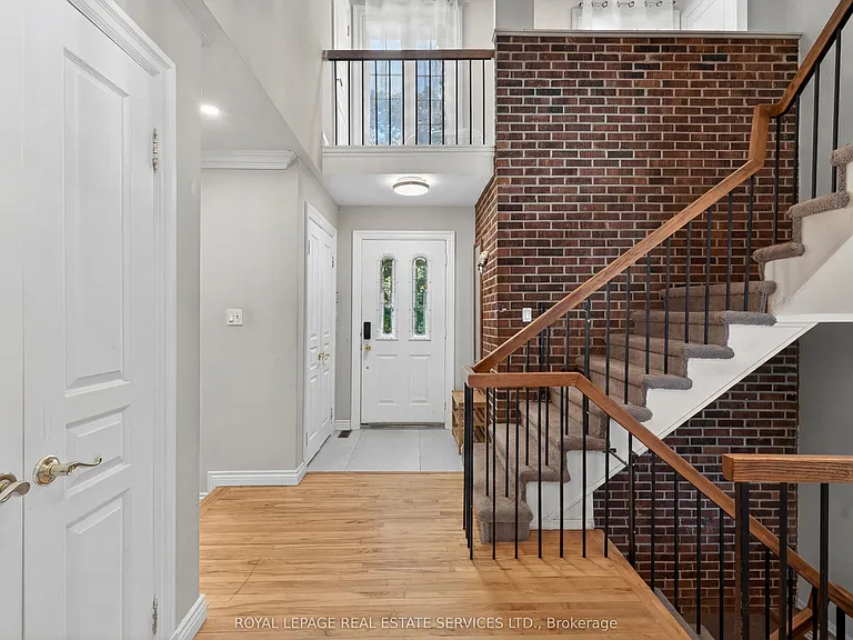28 Wootten Way N — Photo 4