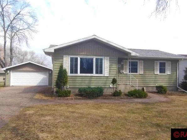 629 3rd Ave NE, Sleepy Eye, MN 56085