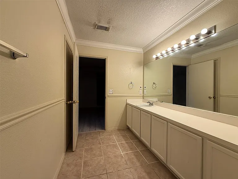 19134 Broadwind Ln — Photo 13
