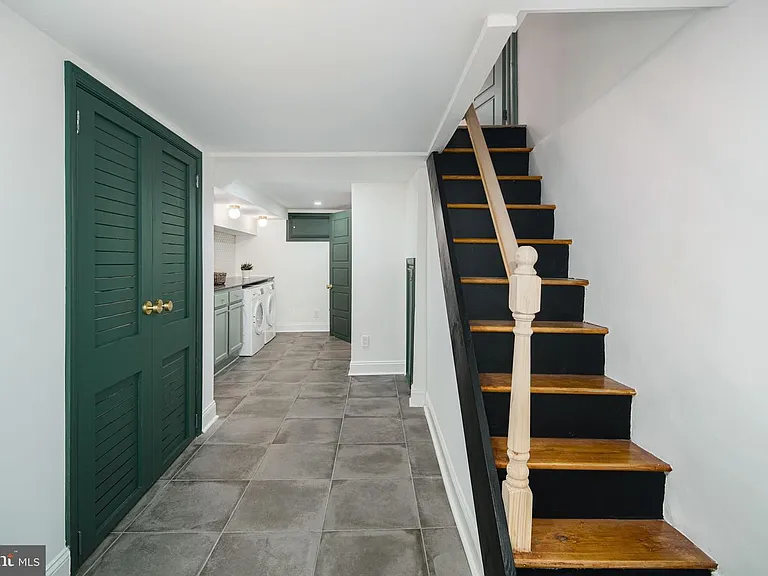 2542 E Dauphin St — Photo 23