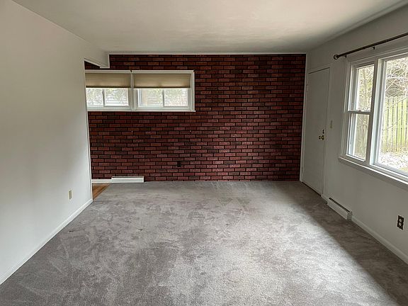 3rd image of 1716 Monterey Ct