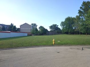 112 Brook Ct, Bolingbrook, IL 60440