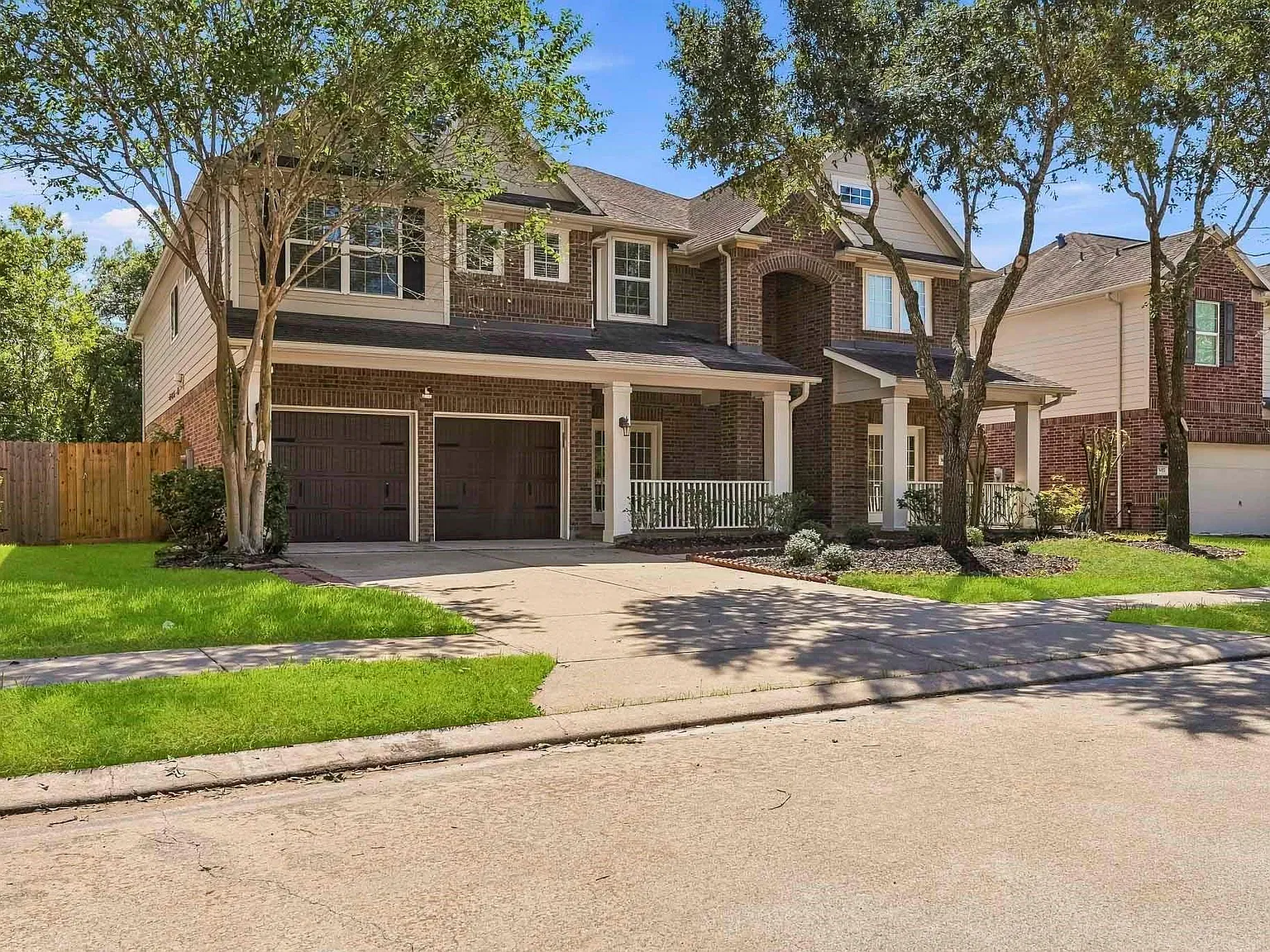 5 bed, 3.5 bath, 4701 sqft, $3,750 — Photo 3
