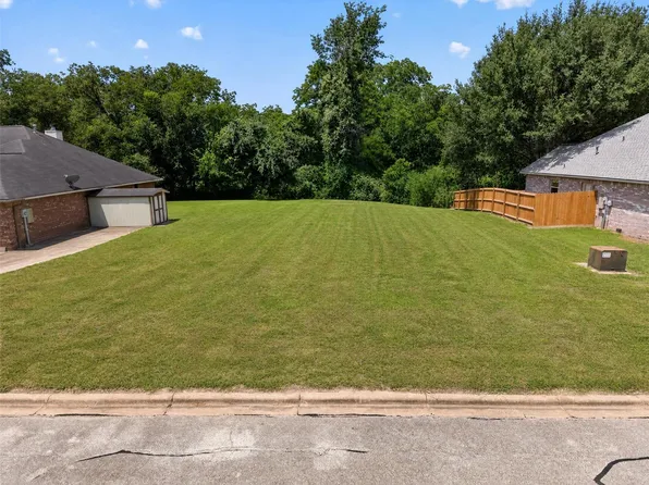 0 Oakwood Dr, Brenham, TX 77833
