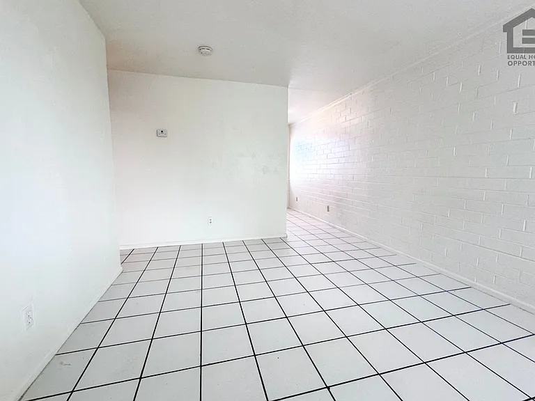 1640 E Brill St — Photo 35