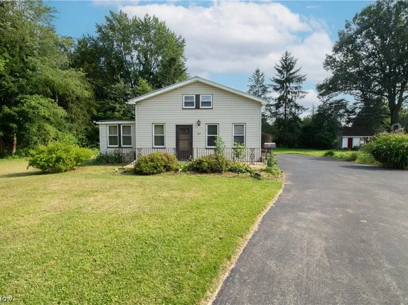 107 Massachusetts Ave, Poland, OH 44514