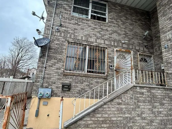 168-27 105th Avenue, Jamaica, NY 11433