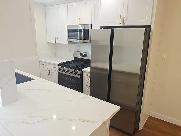 561 East Orange Grove Avenue — Photo 8