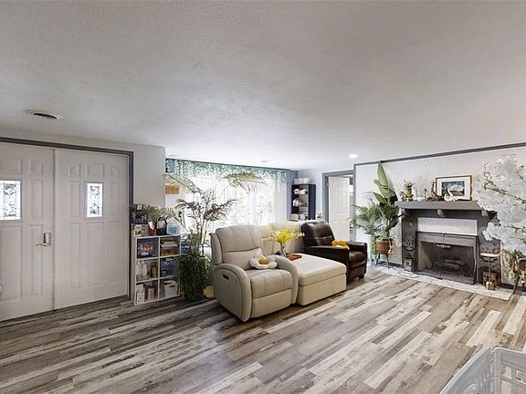 4th image of 23 Greenridge Dr