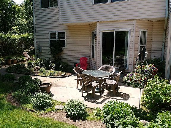 4th image of 383 Natures Cove Ct #1