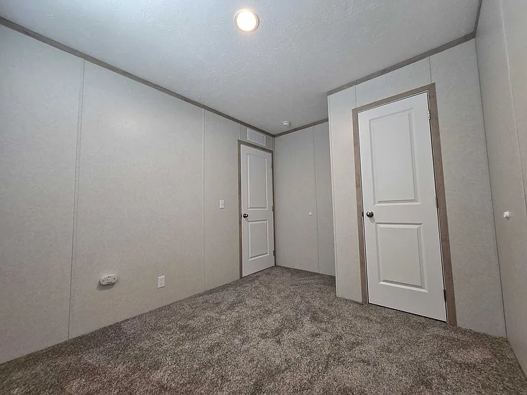 29800 Guilford Cir #109 — Photo 32