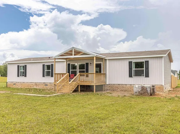 700 Gann Rd, Selmer, TN 38375
