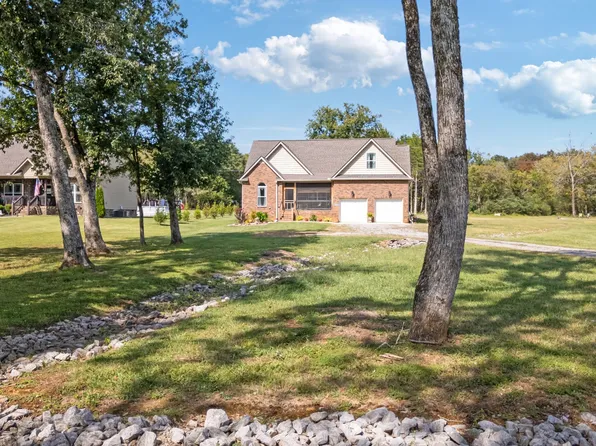 2264 Blackwell Rd, Chapel Hill, TN 37034