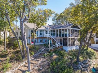 451 Oakview Rd, Gainesville, TX 76240